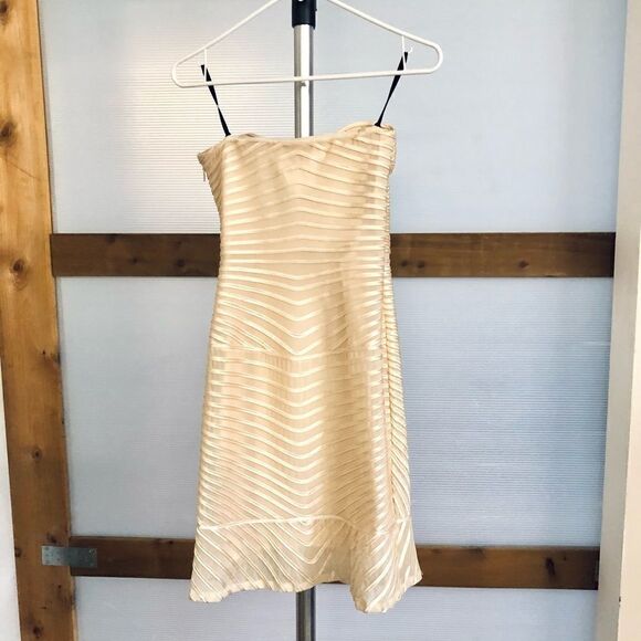 BEBE Cream Strapless BodyCon Mermaid Ruffle Tulle Satin Ribbon Mini Gown Sz S - Picture 8 of 8